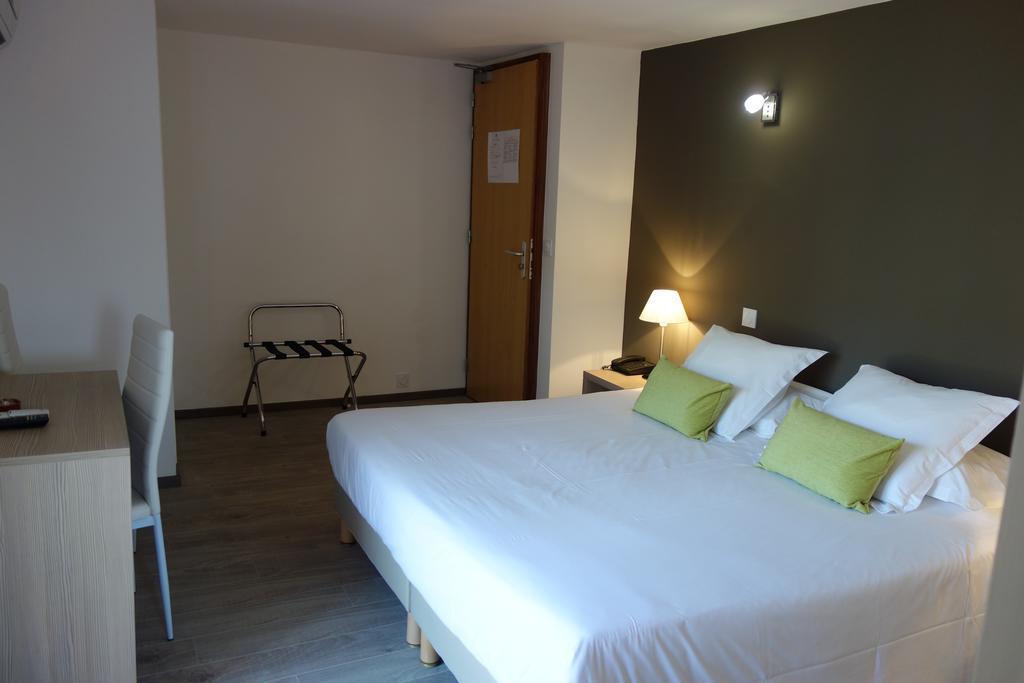 Hotel Le Prejoly Saint-Vallier-de-Thiey Exterior photo